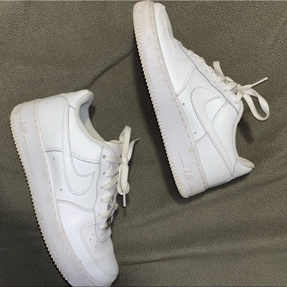 White Nike Air Force 1’s